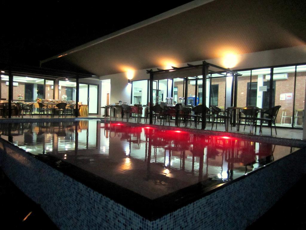 Life Grand Chiang Mai Hotel Exterior photo