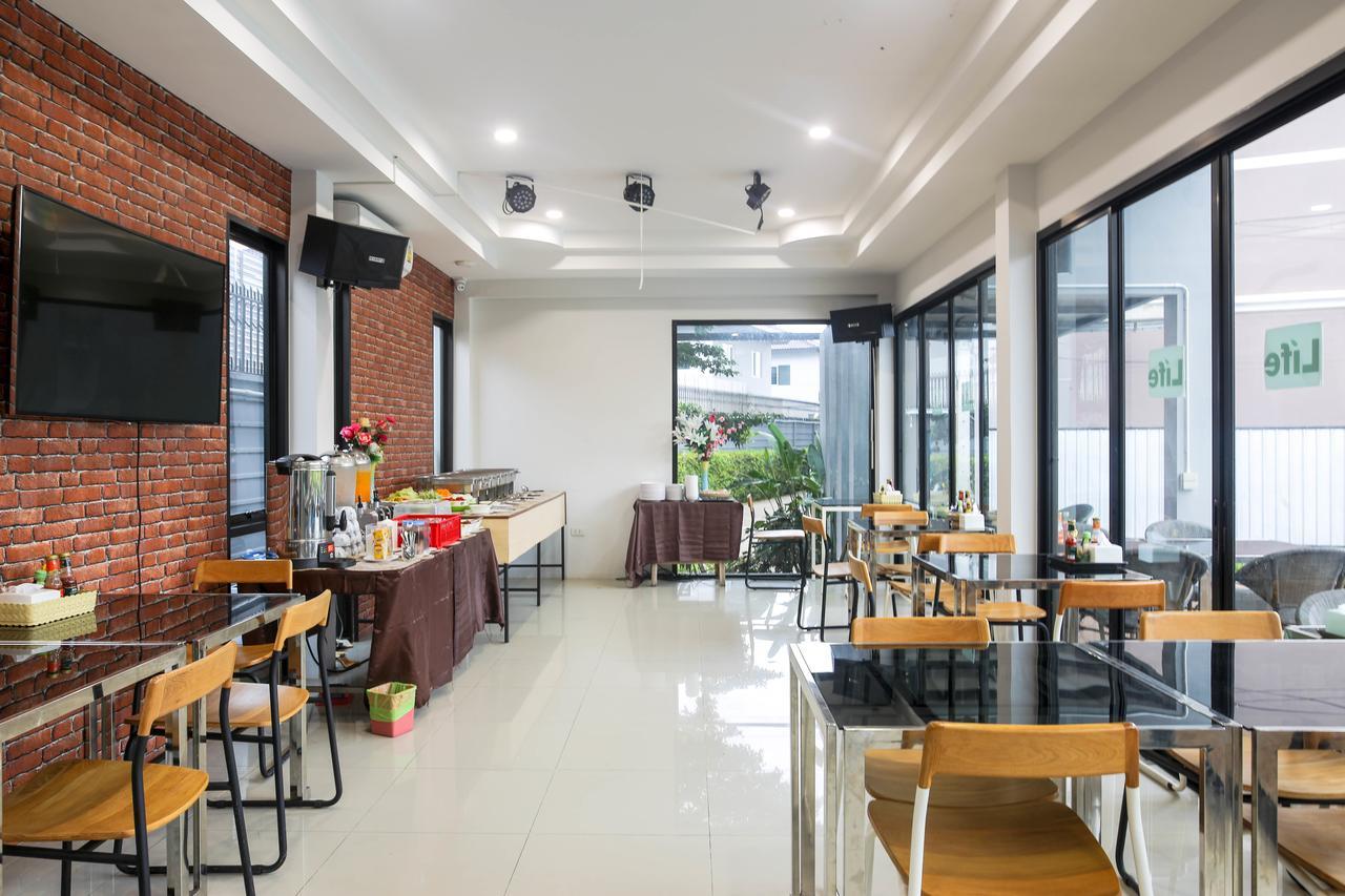 Life Grand Chiang Mai Hotel Exterior photo