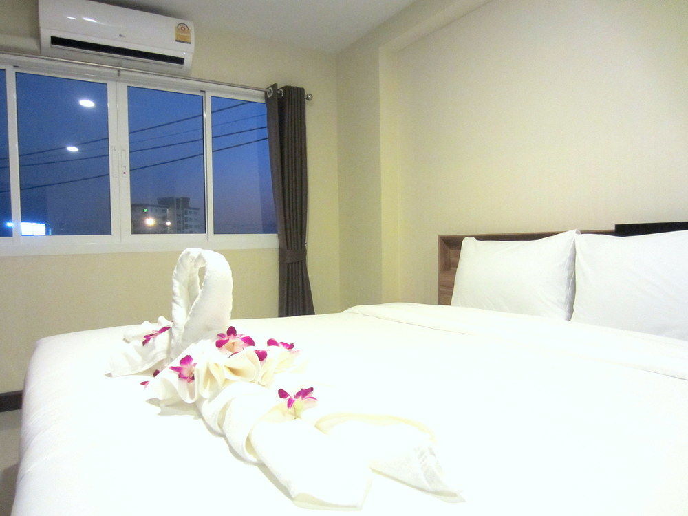 Life Grand Chiang Mai Hotel Exterior photo